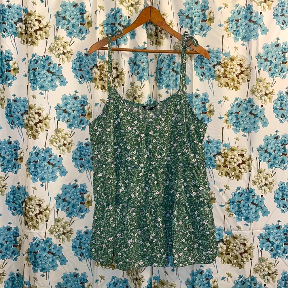 Shein Curve green floral tank top